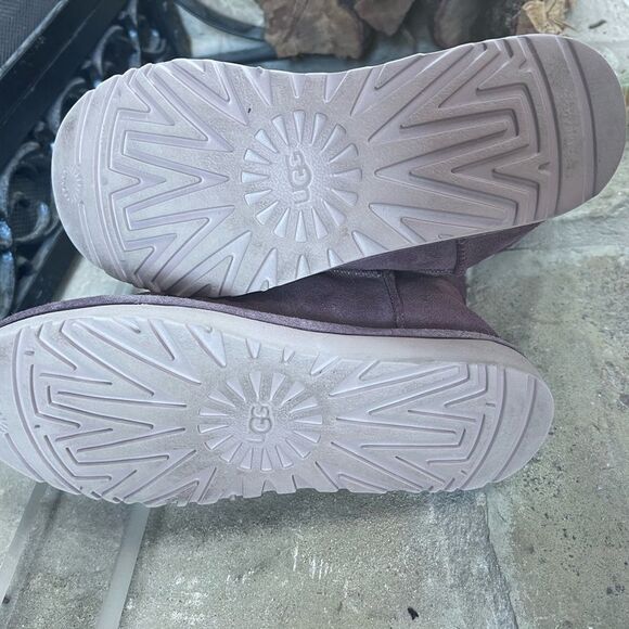 UGG Aidah Port Boots Rare style with whipstitching SZ 8 - Picture 10 of 10